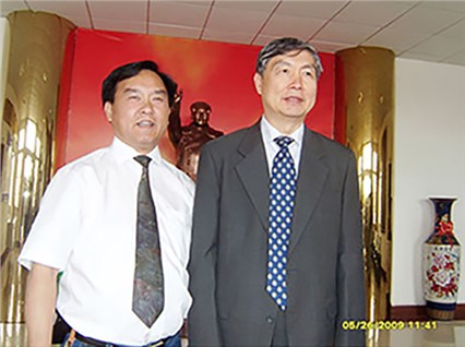 中國(guó)工程院院士、華中科大校長(zhǎng)李培根先生視察公司，并與公司簽訂科研合作項(xiàng)目