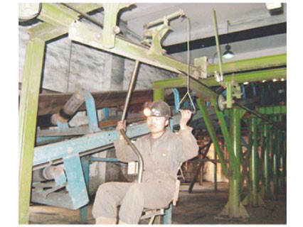 靜態(tài)上、下車裝置